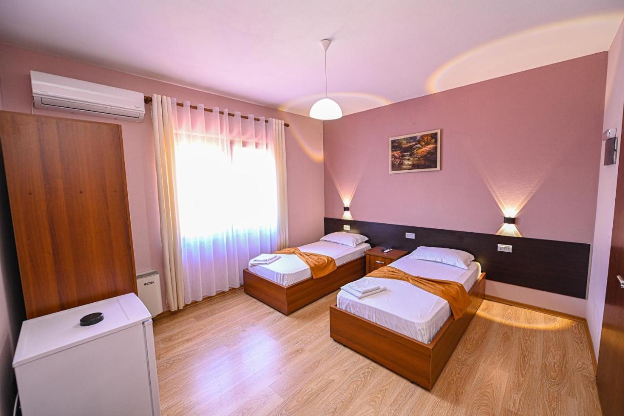 Hotel Epoka Shkodër Dış mekan fotoğraf